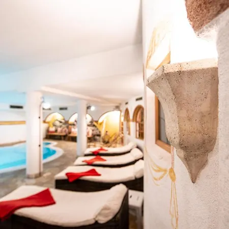 Alphotel Stocker Alpine Wellnesshotel מלון